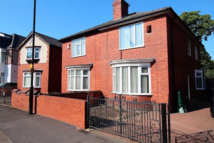3 Bedroom Semi-Detached House For Sale In Chequer Road, Doncaster, South Yorkshire, DN1