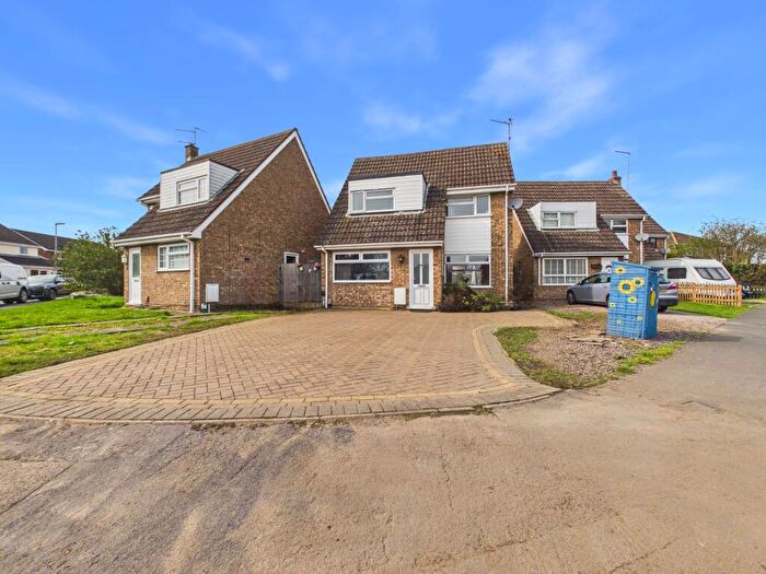 3 Bedroom Detached House For Sale In Cock Close Road, Yaxley, PE7