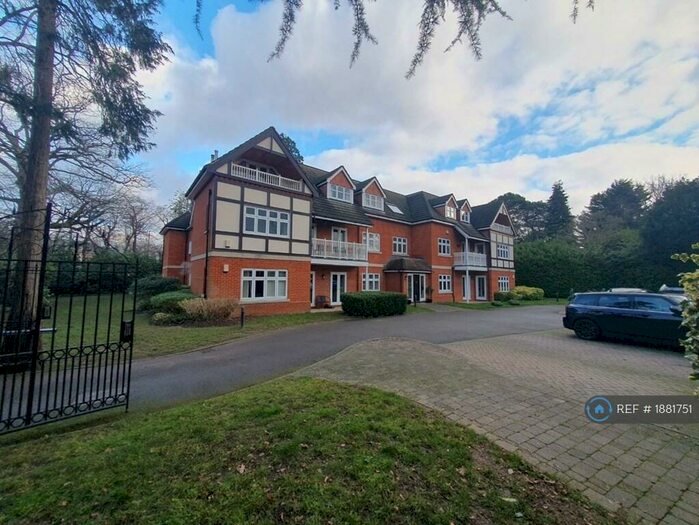 2 Bedroom Flat To Rent In St Georges Avenue, Weybridge, KT13