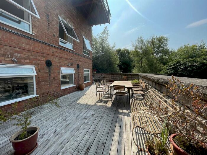 1 Bedroom Apartment To Rent In Clifford Road, Clifford Chambers, CV37