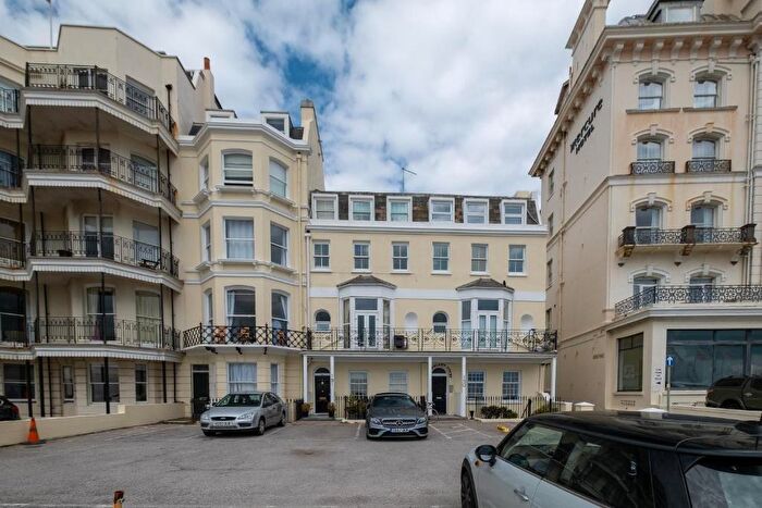 1 Bedroom Apartment To Rent In Cumberland Court, Kings Road, Brighton, BN1