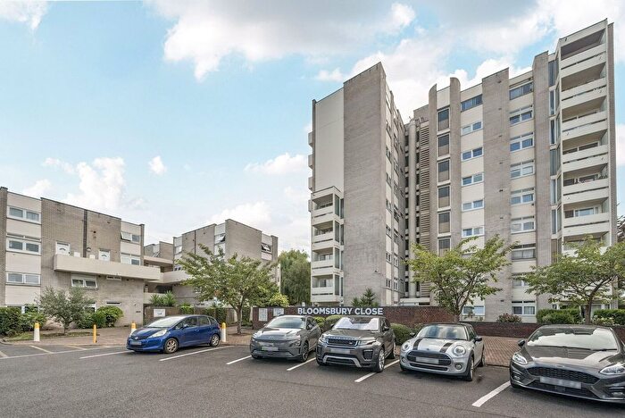 2 Bedroom Flat To Rent In Bloomsbury Close, Ealing, London, W5