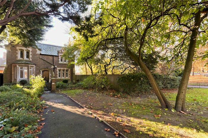 2 Bedroom Detached House To Rent In Hyde Park, London, W2