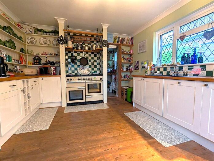 3 Bedroom Detached Bungalow For Sale In The Mall, Lake, PO36