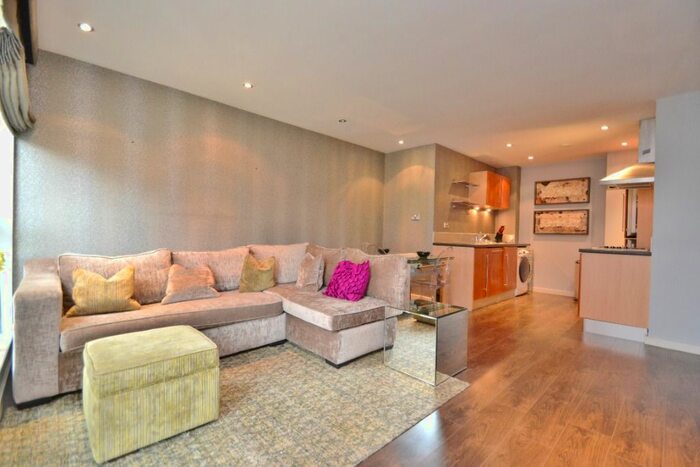 2 Bedroom Flat To Rent In City Island, Gotts Road, Leeds, LS12