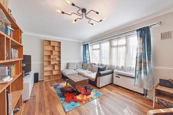 1 Bedroom Flat For Sale In Tennyson Avenue, Canterbury, CT1