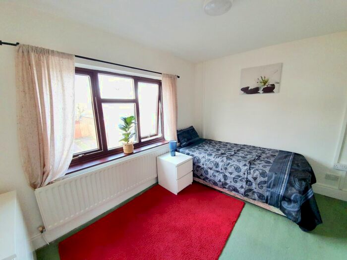Studio To Rent In Pinfold St. Extension, Darlaston, WS10