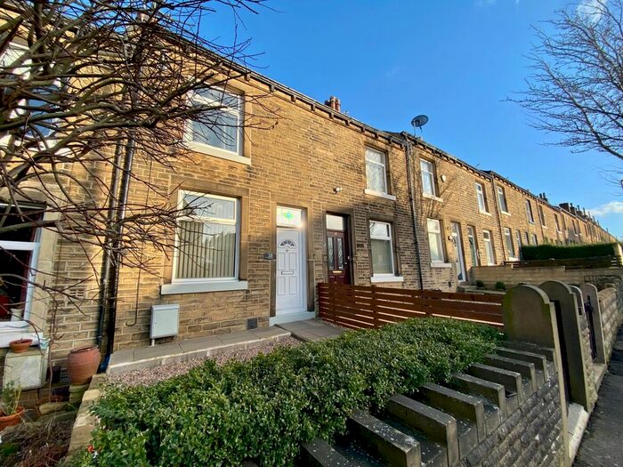 2 Bedroom Property To Rent In Arnold Avenue, Birkby, Huddersfield, HD2