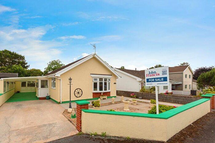 3 Bedroom Bungalow For Sale In Morfa Maen, Kidwelly, Carmarthenshire, SA17