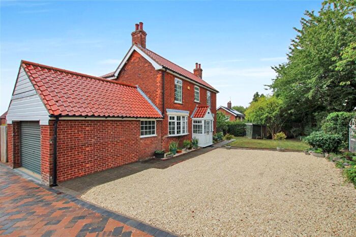 3 Bedroom Detached House For Sale In Holton Road, Nettleton, Market Rasen, LN7