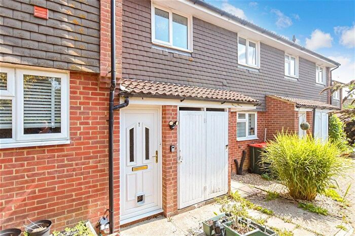 1 Bedroom Maisonette For Sale In Hunter Road, Southgate, Crawley, West Sussex, RH10