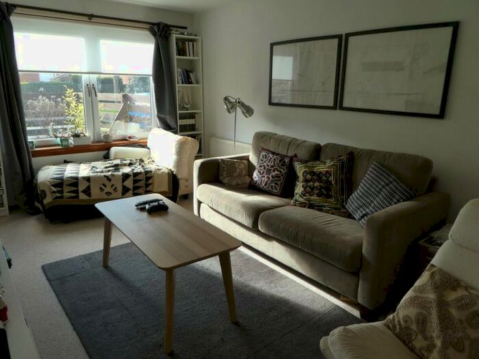 2 Bedroom Terraced House To Rent In Keith Court, Partick, G11