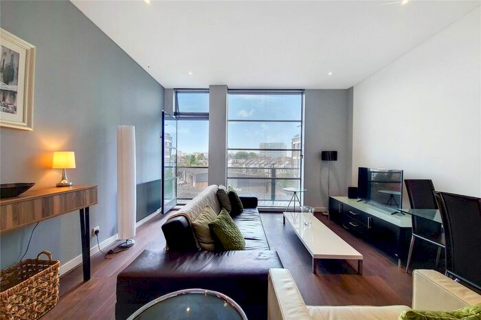 1 Bedroom Flat To Rent In Chiswick Green Studios, Evershed, W4