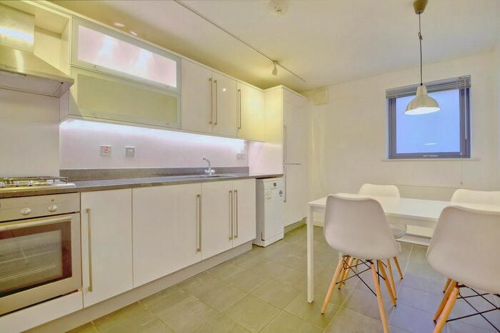 1 Bedroom Flat For Sale In Fortess Road, Kentish Town, London, NW5