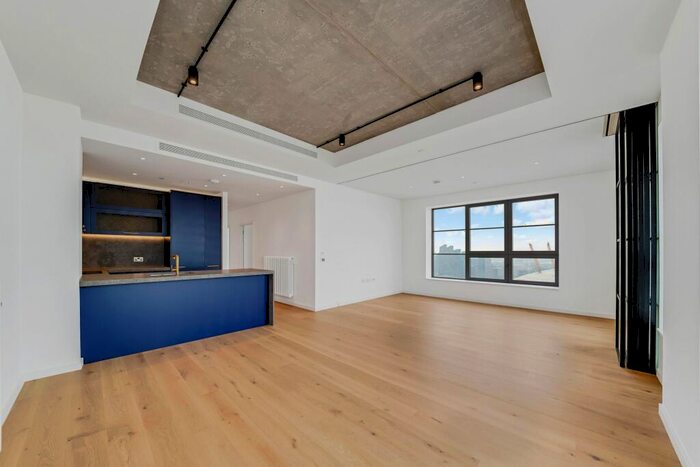 3 Bedroom Apartment For Sale In Douglass Tower, Goodluck Hope Walk, E14