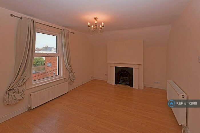 2 Bedroom Flat To Rent In Somerset Road, Southsea, PO5