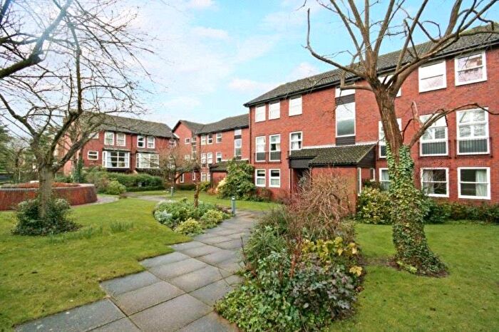 2 Bedroom Apartment To Rent In Fountain Gardens, Windsor, Berkshire, SL4