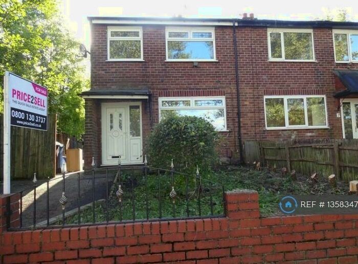 3 Bedroom Semi-Detached House To Rent In Wimpole Street, Oldham, OL1