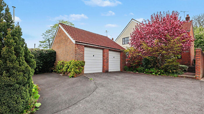 4 Bedroom Detached House For Sale In Meadowbank, Glastonbury, BA6