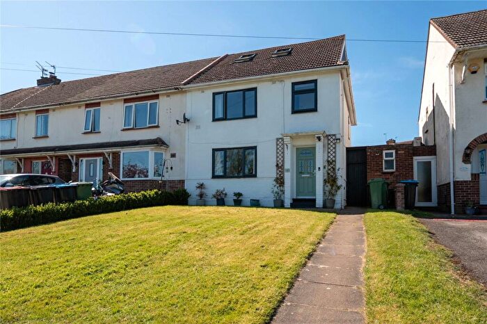 3 Bedroom End Of Terrace House For Sale In Pinewood Drive, Bletchley, Milton Keynes, Bucks, MK2