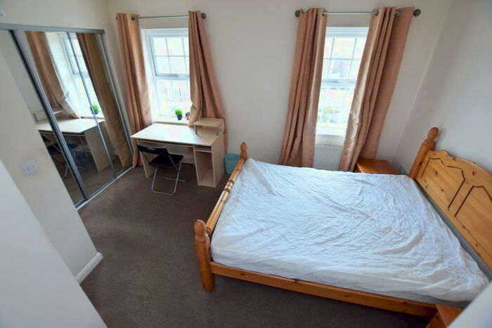 4 Bedroom Semi-Detached House To Rent In Henry Bird Way, Far Cotton, Northampton, NN4