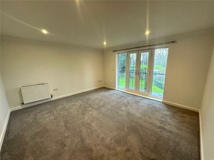 2 Bedroom Apartment To Rent In Gray Court, Pinner, Middlesex, HA5