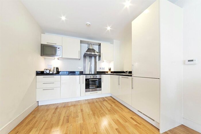 1 Bedroom Apartment To Rent In Lanterns Way, London, E14