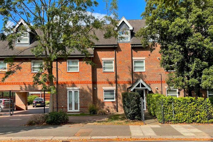 2 Bedroom Flat To Rent In Lynton Road, London, W3