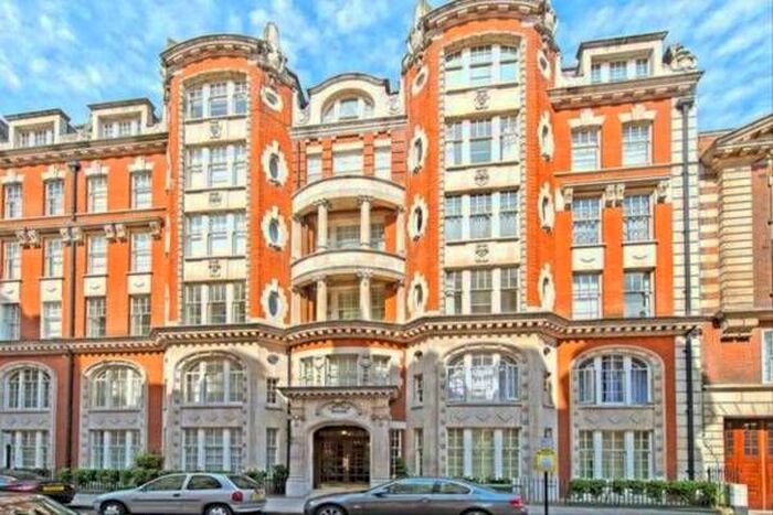 2 Bedroom Flat To Rent In Lincoln House, Basil Street, London, SW3