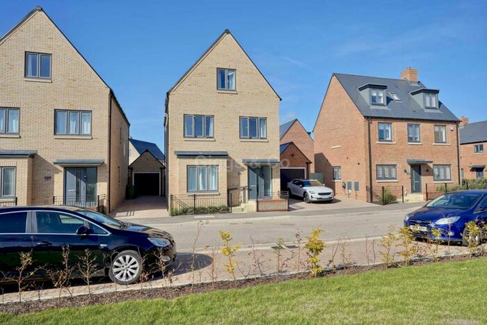 4 Bedroom Detached House To Rent In Ailywn Road, St Neots, PE19