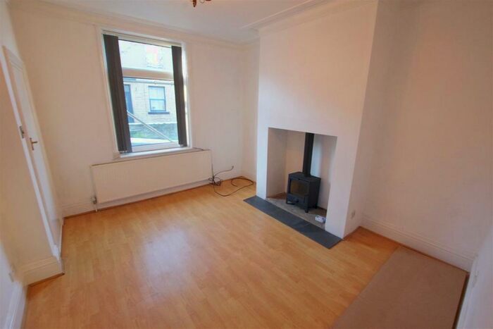 2 Bedroom End Of Terrace House To Rent In Queen Street, Greetland, Halifax, HX4