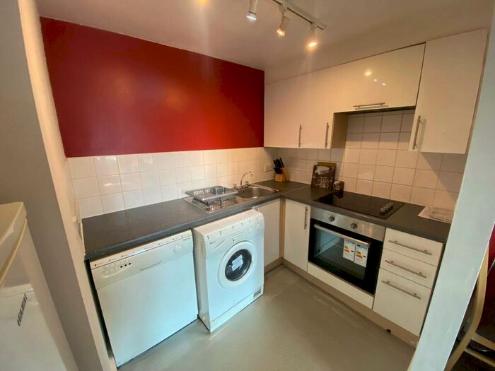 1 Bedroom Flat To Rent In Shandon Court, L3