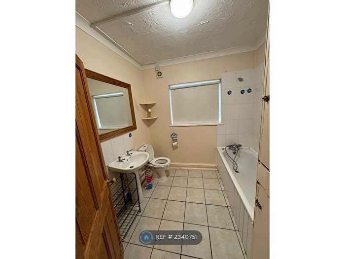 4 Bedroom Terraced House To Rent In Stratton Road, Southampton, SO15