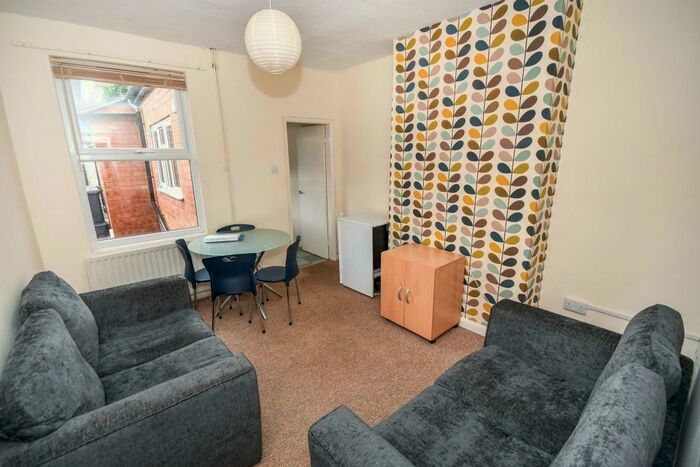 2 Bedroom Terraced House To Rent In Westfield St - Bed Student House For /, LN1