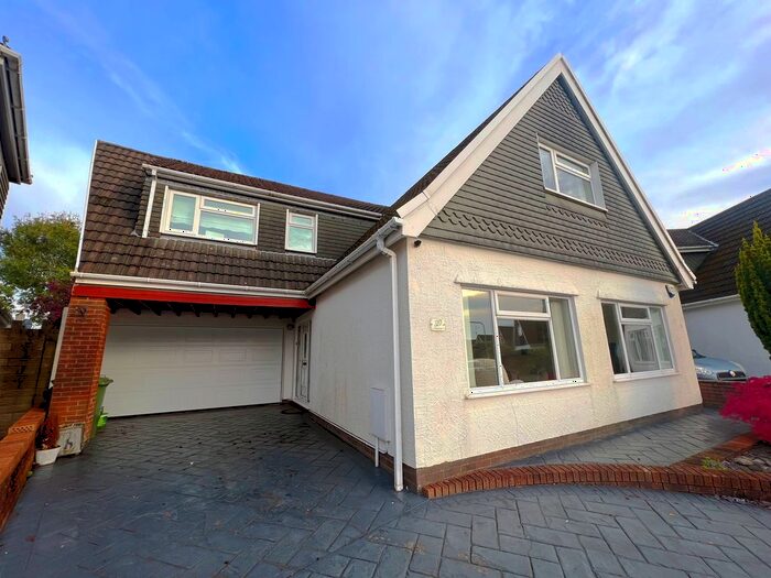 4 Bedroom Bungalow To Rent In Penywaun, Efail Isaf, Pontypridd, CF38