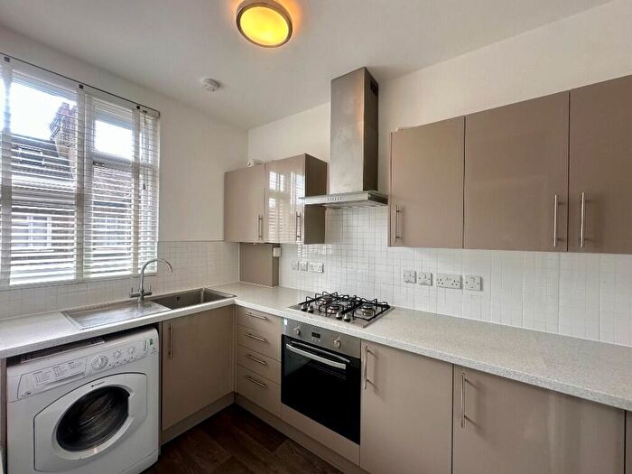 1 Bedroom Flat To Rent In Worth Grove, London, SE17