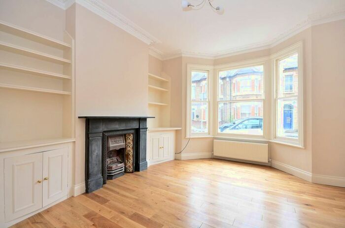 4 Bedroom Property To Rent In Claxton Grove, Barons Court, London, W6