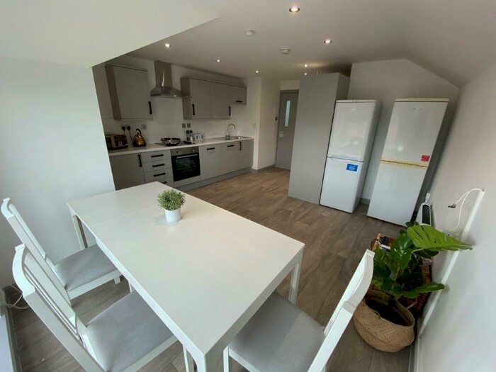 5 Bedroom Apartment To Rent In Mooregate House, Middle Street, NG9