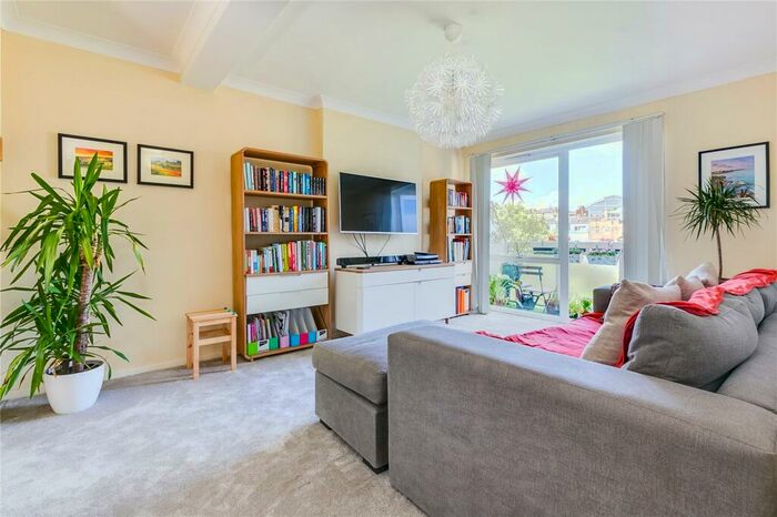 1 Bedroom Flat To Rent In Colinsdale, Camden Walk, N1