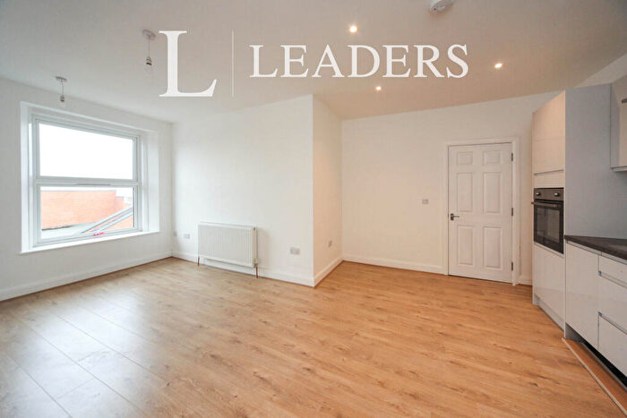 1 Bedroom Apartment To Rent In High Street North, LU6