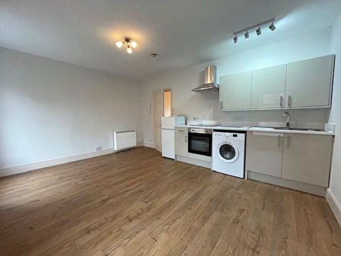 1 Bedroom Flat To Rent In Temple Street, Llandrindod Wells, Powys, LD1