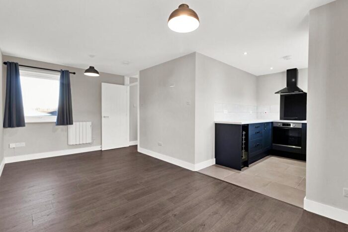 1 Bedroom Apartment To Rent In Cricklade Street, Cirencester, Gloucestershire, GL7