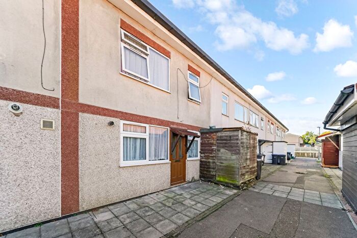 3 Bedroom Terraced House For Sale In Berecroft, Harlow, CM18