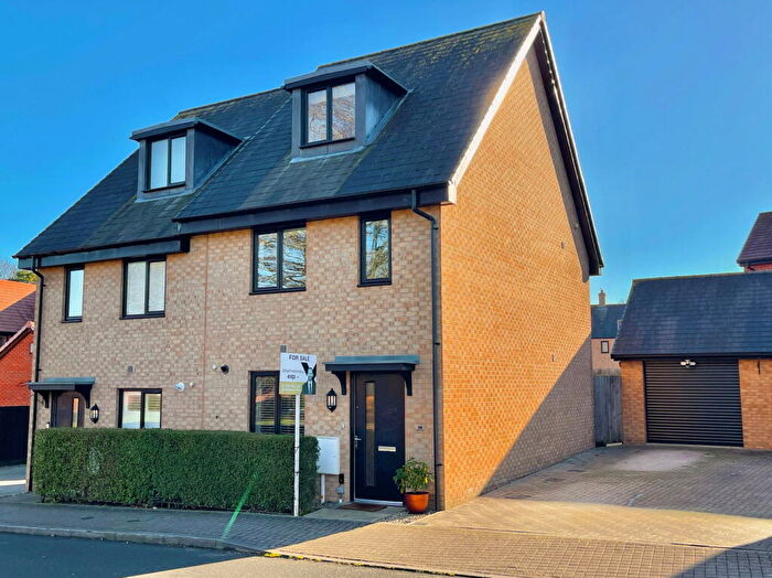 3 Bedroom Semi-Detached House For Sale In Hawley Drive, West Malling, ME19