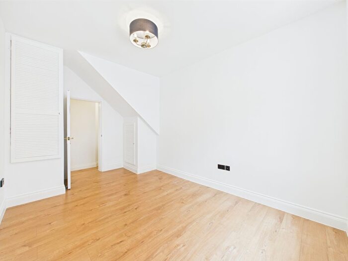 1 Bedroom Flat To Rent In Chapel Road, Worthing, BN11