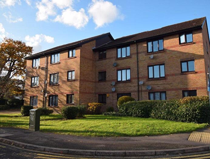 1 Bedroom Apartment To Rent In Littlebrook Avenue, Nr Burnham, Slough, Berkshire, SL2