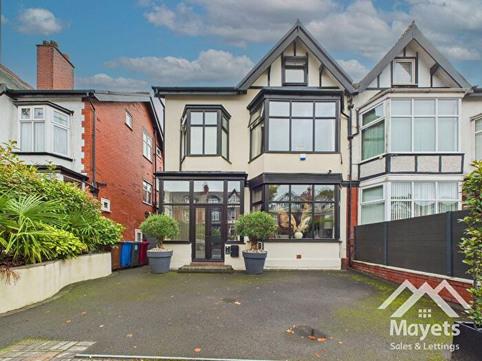 5 Bedroom Semi Detached House For Sale In Billinge Avenue, Blackburn, Lancs, BB2