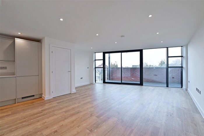 3 Bedroom Apartment To Rent In Dedworth Road, Windsor, Berkshire, SL4