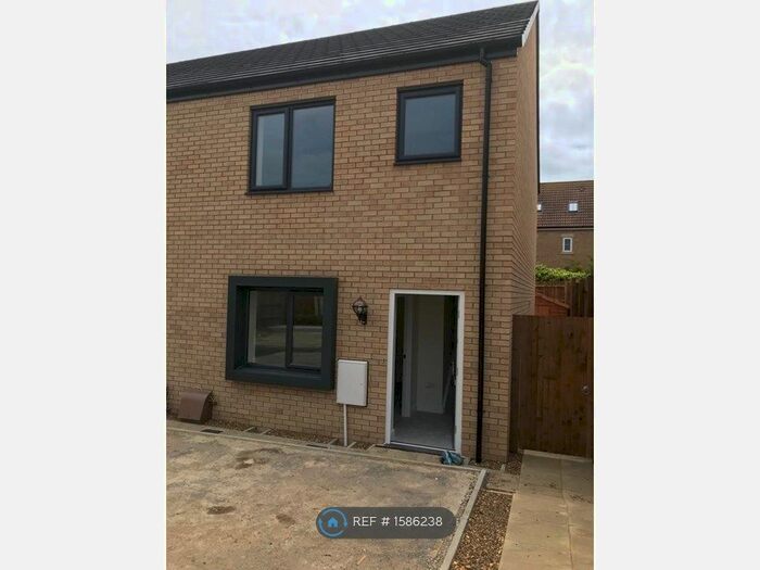 3 Bedroom Semi-Detached House To Rent In Rains Road, Oxley Park, Milton Keynes, MK4