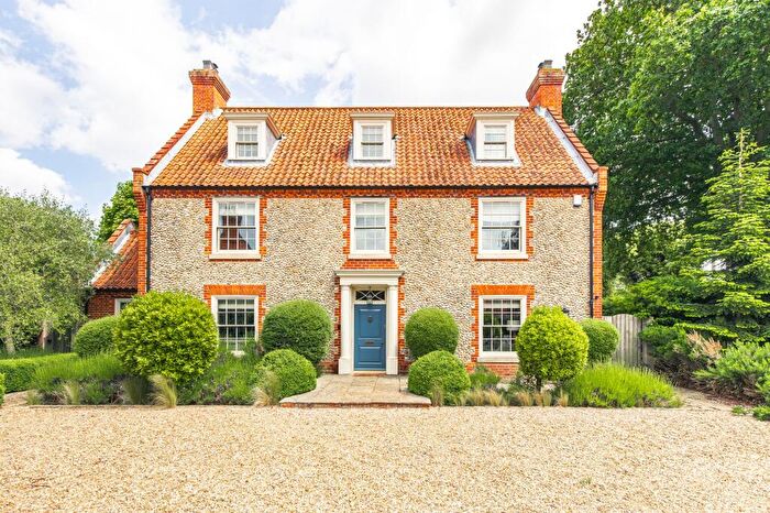 5 Bedroom Detached House For Sale In Exceptional Five Bedroom Coastal Home Complete With A Separate Two-Bedroom Coach House In Thornham, PE36